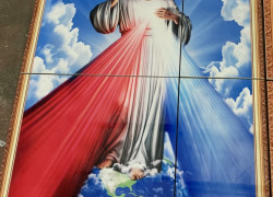 Gạch ốp tường tranh gạch thiên chúa