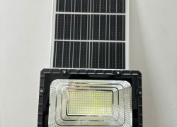 Đèn năng lượng mặt trời PITI Solar mẫu pha 300w