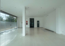 Cho thuê mặt bằng đường mai hắc đế đà nẵng 2 mặt tiền vị trí chợ đêm cầu rồng