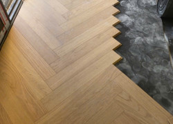 Thi Công Sàn Gỗ Xương Cá mã V 801 Tại Cổ Bi Gia Lâm