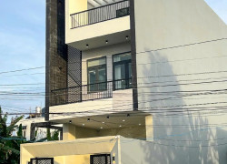 Nhà 1 trệt 1 lầu 1 tum 5x22m 1.7 tỷ thương lượng ngay thị trấn Bến Lức