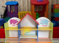 Kệ gỗ mầm non 3 tầng, kệ học liệu mầm non giá rẻ