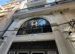 Bán nhà Thạch Bàn,Long Biên 6 tầng,42m,mt5m oto đỗ cửa nhỉnh 9 tỷ