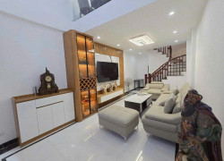 Bán nhà Thạch Bàn, gần AEON, 53m2, không gian sống yên bình, 5.95 tỷ