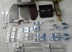 Vì sao nên chọn  bộ khoá thùng xe tải?