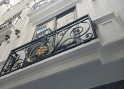 Bán nhà Việt Hưng,Long Biên 5 tầng,30,mt3.9m gần phố nhỉnh 6 tỷ