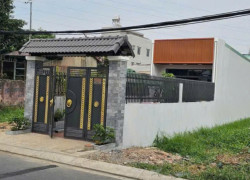 Bán gấp nhà cấp 4 kiêng cố có thể xây thêm 2 lầu chỉ 5,1 tỷ tới 102 m2  thổ cư 53m2, mặt tiền hẻm 442 quốc lộ 1a An Phú