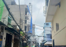 Giá hời! Bán nhà hẻm Huỳnh Thiện Lộc Tân Phú 28m2, sổ hồng. Chỉ 3 tỷ. Gọi ngay!