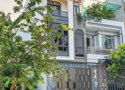 Chủ ngộp bán căn nhà thiết kế hiện đại tại bến lức