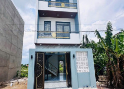 Chủ ngộp cần bán gấp nhà mặt tiền tại bến lức