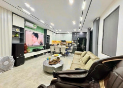 nhà đẹp Ngọc Lâm, gara, 7 tầng thang máy, mặt tiền 9m, ngõ nông, gần ôtô tránh