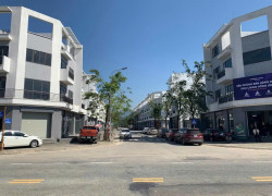 Cả đất cả nhà mặt đường Nguyễn Đổng Chi, Nam Hồng Lĩnh, Hà Tĩnh 155m2 chỉ 39,5 triệu/m2, sổ đỏ lâu dài. Liên hệ