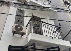 BÁN NHÀ LĨNH NAM Ô TÔ CÁCH 20M GẦN CHỢ, GẦN TRƯỜNG ĐẠI HỌC 32M GIÁ YÊU THƯƠNG