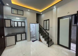 Bán nhà 3 tầng ở phố Đông Thiên, Lĩnh Nam