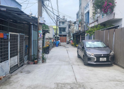 CẦN BÁN 76M2 NHÀ CÓ GÁC HẺM XE TANK GẦN TRƯỜNG ĐH PHẠM NGỌC THẠCH