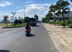 bán nhà 5 tầng gần vincome tuy hòa, sổ hồng riêng hoàn công . giá tốt nhất thị trường lh 0866563878