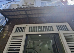 📍 Thống Nhất – P.16 – Gò Vấp • Trệt + lầu BTCT • 2PN – 2WC, phòng khách, bếp, ban công – giếng trời – sân để xe