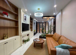 THẠCH BÀN. BÁN NHÀ 6 TẦNG.  THANG MÁY. DT 37M². MT 3,5M GIÁ CHỈ 9 TỶ