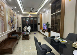 BÁN GẤP NHÀ  LĨNH NAM  GẦN CHỢ ĐẦU MỐI ĐỀN LỪ, NHÀ ĐẸP Ở NGAY DT 38M GIÁ 8X TỶ GẦN CÁC TRƯỜNG ĐẠI HỌC