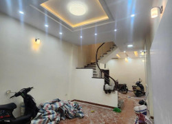 Bán Nhà Đê La Thành. Đống Đa. Diện Tích 49-52m. x 5tầng. Mặt tiền 4.2m. Giá Bán 9.5 tỷ