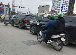 HÀNG HIẾM – MẶT ĐƯỜNG ĐÊ LA THÀNH – BA ĐÌNH

.