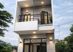 🏠 NHÀ MỚI 3 TẦNG (4X18) –MẶT TIỀN KDC LONG HÒA – GIÁ NHỈNH 2 TỶ