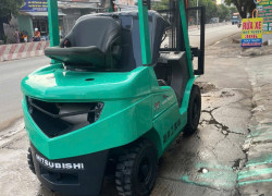 Xe nâng mitsubishi 2.5 tấn đã qua sử dụng còn mới