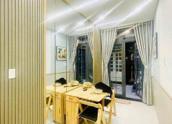 Nhà 3 tầng Tân Bình, hẻm Lạc Long Quân, 18m2, 2PN, 3WC, sổ hồng, giá 2.8 tỷ - Cơ hội an cư lý tưởng