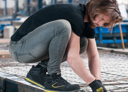 Top giày bảo hộ tại Hà Nội được dùng nhiều