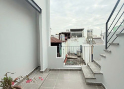 NHÀ SIÊU DỂ THƯƠNG – CMT8, P.5, Tân Bình GIÁP QUẬN 10 – NGANG 5M BỂ THẾ