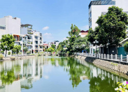 biệt thự sân vườn Ngọc Thụy, 430m x 4 tầng, mặt tiền 11m, ôtô tránh, full thổ cư