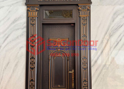 cửa 5d classic biệt thự