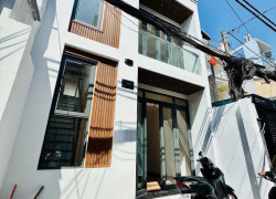 bán nhà mặt tiền kinh doanh Q4 
NGANG 4.7 X14 XÂY MỚI ĐÚC BÊ TÔNG CÓ 7 TỶ