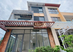 Bán Biệt Thự đường số 1, Hiệp Bình Phước, Thủ Đức, TP HCM. DT 225 m2, 4 tầng, 6PN. Giá 15.9 Tỷ,