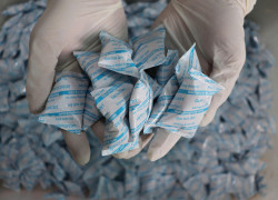 Muốn đồ ăn vặt giữ giòn, ngon lâu? Gói hút ẩm Thịnh Phong là giải pháp!