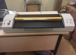 Máy ép plastic khổ A1 Quốc phòng giá nét nhất chất lượng hoàn hảo