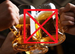 Sau nâng mũi tại sao không nên uống rượu bia?