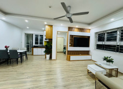 Cần bán gấp căn hộ chung cư Thanh Hà Cienco 5 – Căn góc 82m2 3 phòng ngủ view hồ