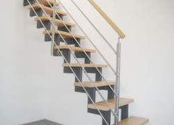 Cầu Thang Sắt lên gác