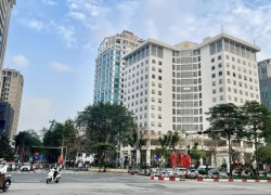 ĐỘI CẤN -MẶT NGÕ THÔNG -  KINH DOANH -DÂN XÂY-Ô CHỜ THANG MÁY .