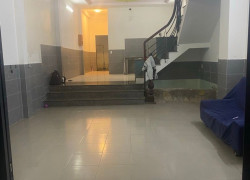 QUẬN 12 - - Kết cấu 2 tầng BTCT, gồm sân để xe, phòng khách, bếp, 4PN, 3WC