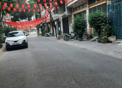 Bán nhà phân lô phố Nguyên Hồng, Huỳnh Thúc Kháng