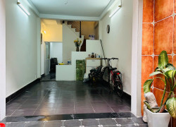 CHO THUÊ TẦNG 1 NHÀ RIÊNG 52.5M² – MẶT TIỀN THOÁNG – NGÕ THỊNH QUANG, ĐỐNG ĐA, HÀ NỘI