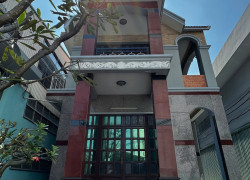 Cho thuê NC 7x35m 2 lầu 6PN số 911 Lê Khả Phiêu P An Lạc