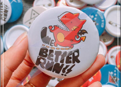 Huy hiệu nhựa in theo yêu cầu lấy ngay giá chỉ 5k/c