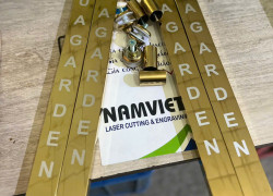 Tay nắm cửa inox khắc laser theo yêu cầu - bền, đẹp