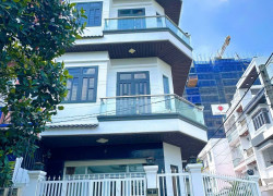 TRUNG TÂM NHÀ BÈ  .LÊ VĂN LƯƠNG - LÔ GÓC NHÀ 4 TẦNG- NGANG LỚN - NHÀ KIÊN CỐ