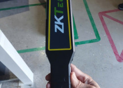 Tay dò kim loại ( Máy dò kim loại) ZKTECO ZK-D180