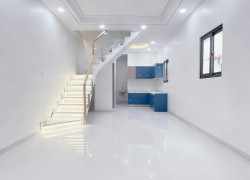 Bán nhà sát mặt tiền  hoàng diệu Q4
đúc 3 tấm có 4 đ