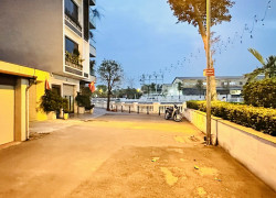 nhà đẹp, phân lô Lâm Hạ, ôtô tránh, gara 7 chỗ, thang máy, full nội thất